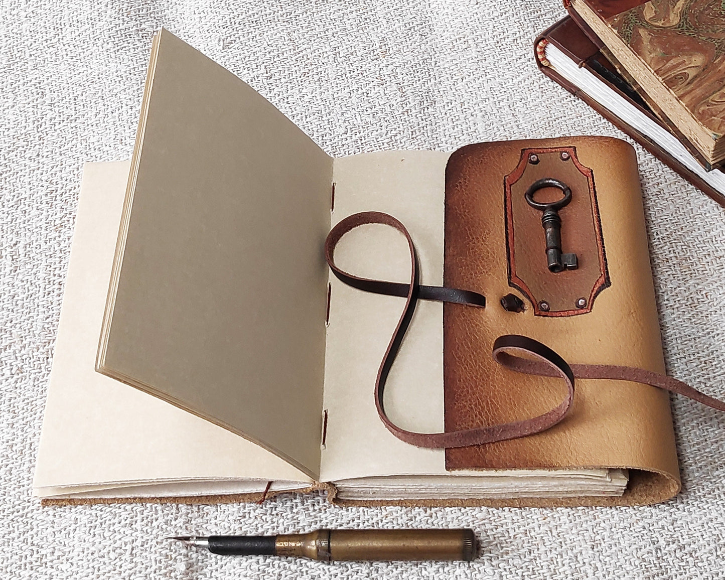 leather journal, beige leather diary, vintage style cover with old key, handmade leather notebook, pocket travel diary, vintage style paper