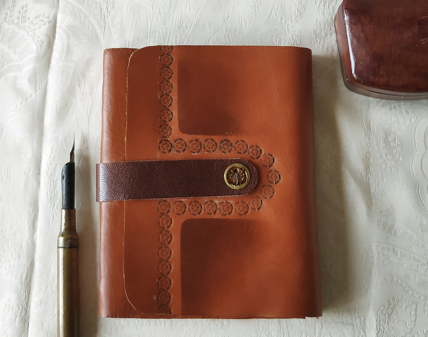 orange brown leather journal, vintage style cover, leather notebook, handmade travel diary, vintage style paper, leather pocket journal