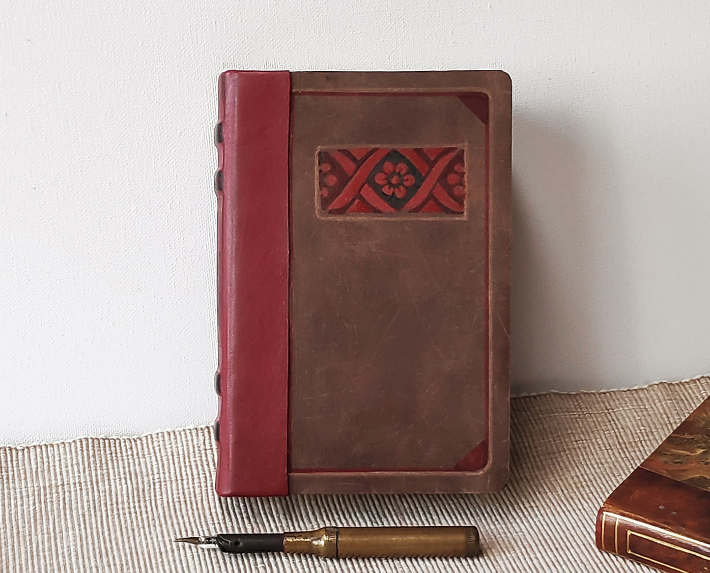 brown leather journal, vintage style pages, brown leather journal, pocket leather diary, blank book, pocket travel journal