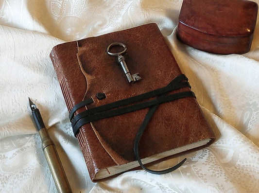 leather journal, chestnut vintage style cover with old key, handmade leather notebook, vintage style paper, pocket travel diary